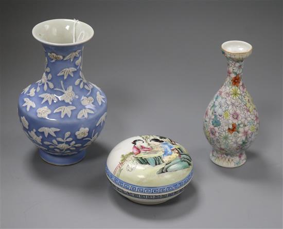 A Chinese ink box and cover and two small vases tallest 15cm